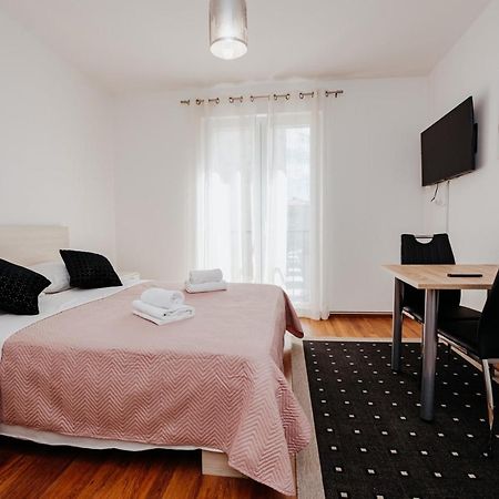Double And Single S Apartments Zadar Dış mekan fotoğraf