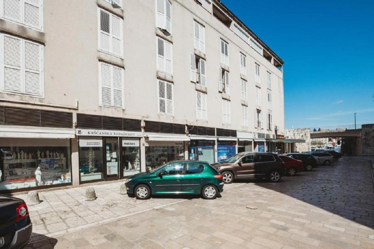 Double And Single S Apartments Zadar Dış mekan fotoğraf