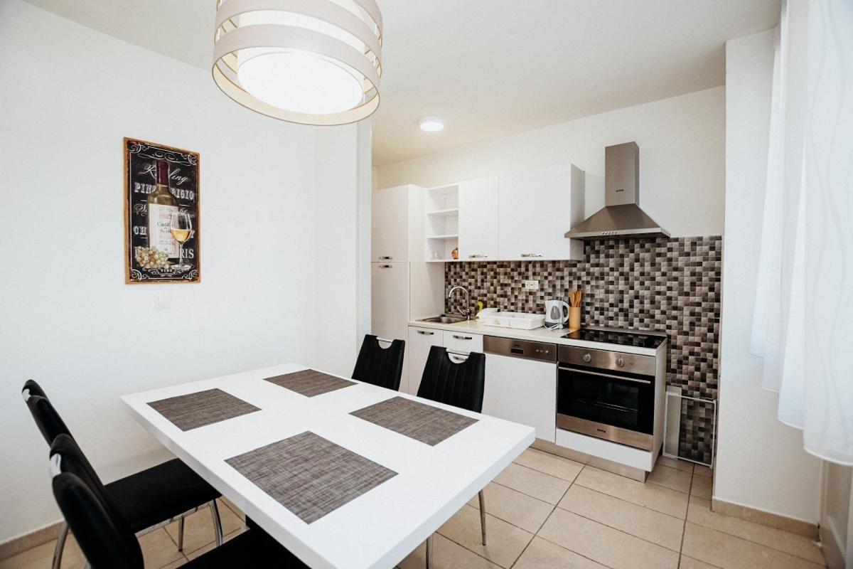 Double And Single S Apartments Zadar Dış mekan fotoğraf